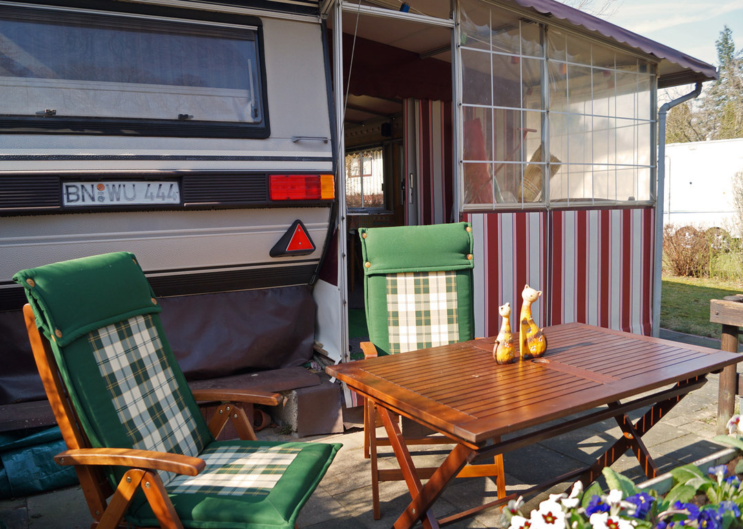 Caravan met voortent